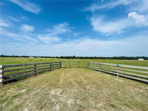 8409 South Hickory Loop, Calvert, TX 77837