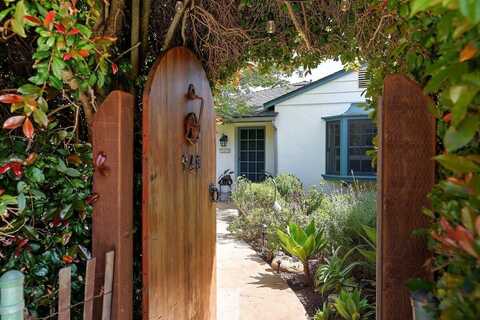 Medio Road, SANTA BARBARA, CA 93103