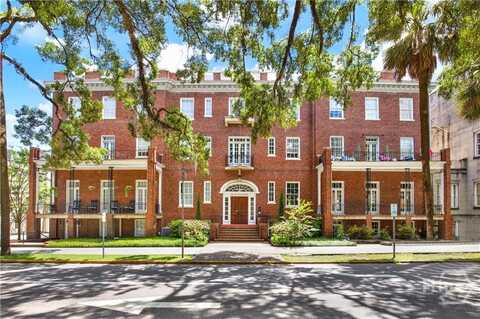 105 W Oglethorpe Avenue, Savannah, GA 31401