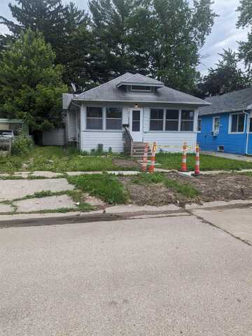 1710 Barnard, Saginaw, MI 48602