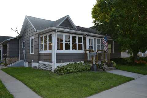 1203 Academy Street, Elroy, WI 53929