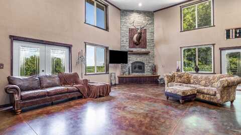 3886 Highway 61 & 35, Potosi, WI 53811