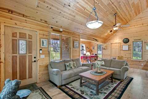 1866 S Dixie Court, Friendship, WI 53934