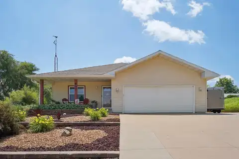 807 E Chestnut Street, Pardeeville, WI 53954
