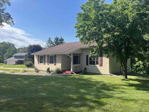 830 Parkview Court, Portage, WI 53901