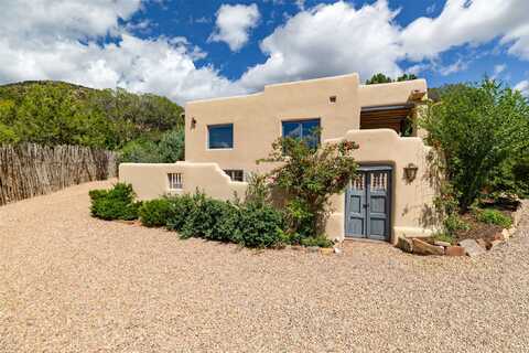 3881 Old Santa Fe Trail, Santa Fe, NM 87505