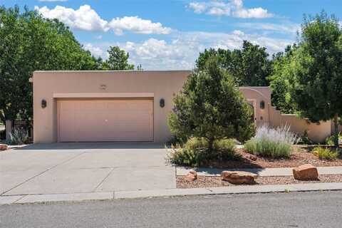 2308 Via Madrid Drive NW, Albuquerque, NM 87104
