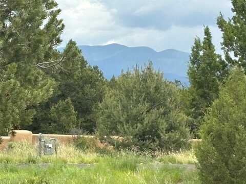 11 Lookout Lane, Santa Fe, NM 87506