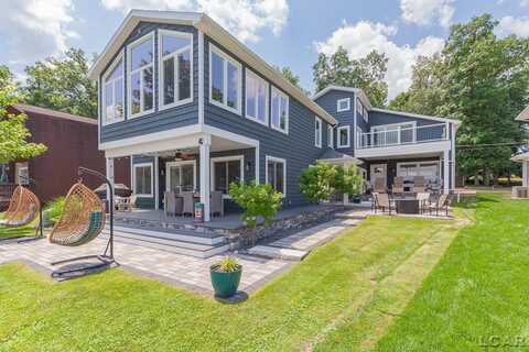8210 Clarks, Addison, MI 49220