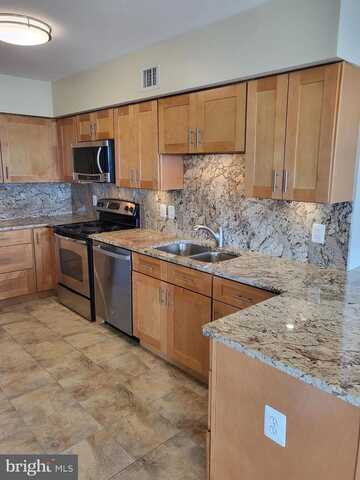 1300 CRYSTAL DR #1404S, ARLINGTON, VA 22202