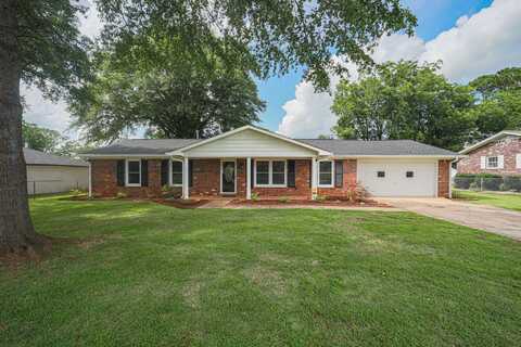 1013 Hemlock St, Tuscumbia, AL 35674