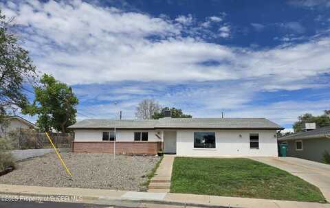 3302 N CORONADO Avenue, Farmington, NM 87401