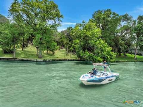 505 E Zipp Road, New Braunfels, TX 78130