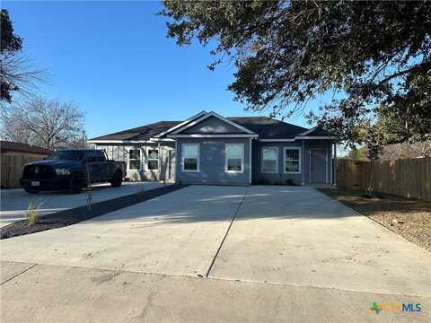 810 E Baxter Street, Seguin, TX 78155