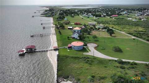 430 N Blackburn Avenue, Port Lavaca, TX 77979