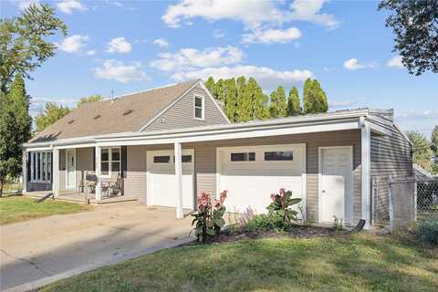 30Th Street, CEDAR RAPIDS, IA 52403