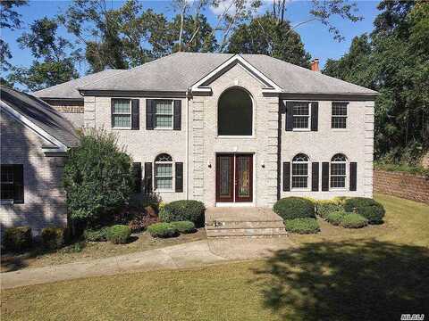 Cove Rd, Huntington, NY 11743