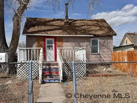 S Pine St, Laramie, WY 82070