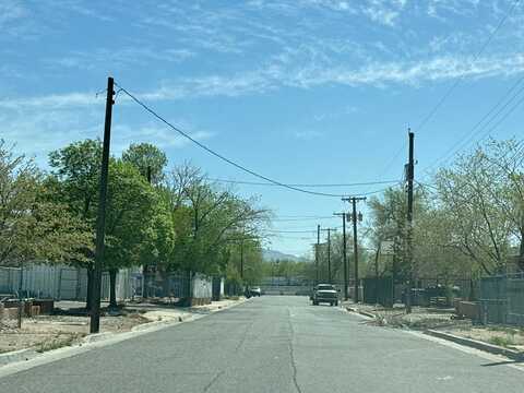 Veranda, ALBUQUERQUE, NM 87107