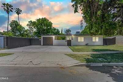And Gran, Los Angeles, CA 90068