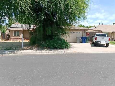 Pontiac, CLOVIS, CA 93612