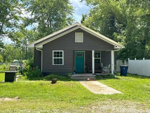 Cedar St, Bismarck, MO 63624