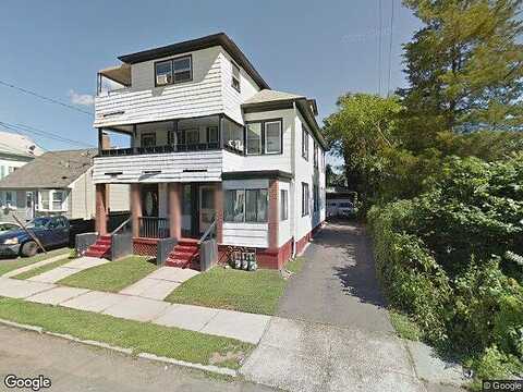 North, MERIDEN, CT 06451