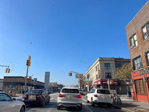 87Th, EAST ELMHURST, NY 11369