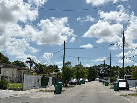 15Th, MIAMI, FL 33125