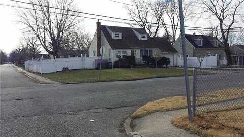 Earle, CENTRAL ISLIP, NY 11722