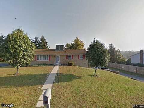 Jameslee Dr, CHAMBERSBURG, PA 17201