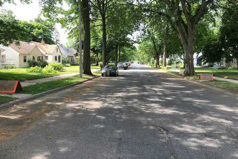 31St, MINNEAPOLIS, MN 55417