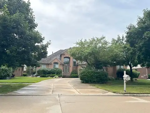 Dickens, SHELBY TOWNSHIP, MI 48316