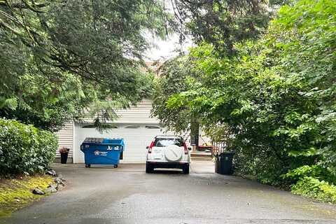 Bonita, LAKE OSWEGO, OR 97035