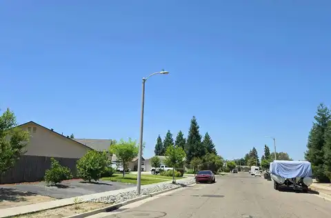 Russell, TULARE, CA 93274