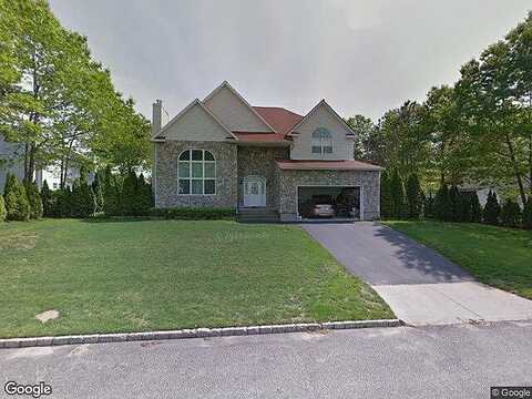North, CORAM, NY 11727