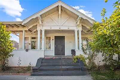 Street &Amp; Hoover Stree, Los Angeles, CA 90006
