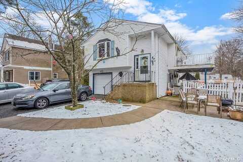 Revilo, SHIRLEY, NY 11967