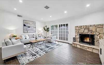 Street And Mariposa Av, Los Angeles, CA 91401