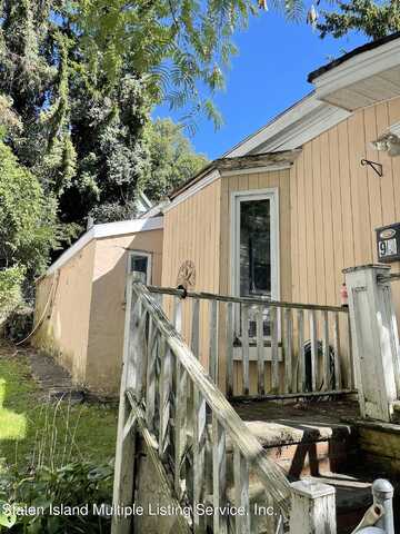 Pleasant Valley, STATEN ISLAND, NY 10304