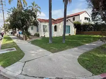 At The &Quot;T&Quot; Of Franklin And Kingsle, Los Angeles, CA 90066