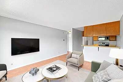 Brunswick Av, Los Angeles, CA 90042