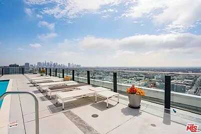 Burlington &Amp; 5T, Los Angeles, CA 90010