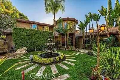 Glenabyn And Lark Ct, Los Angeles, CA 90027
