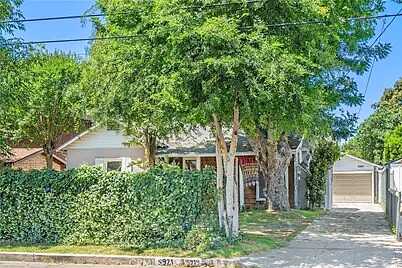 Glenabyn And Lark Ct, Los Angeles, CA 91401