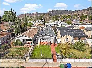 Howard St / Oxford Av, Los Angeles, CA 90042