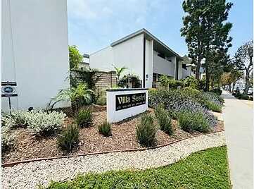 Llan, Los Angeles, CA 90004