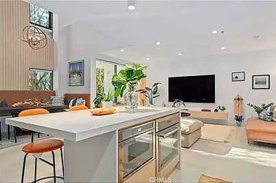 Melrose/Highlan, Los Angeles, CA 90008
