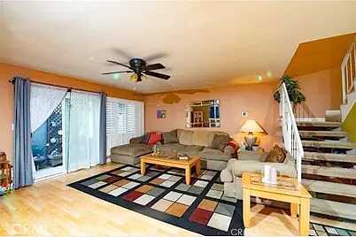 Olympic Bl, Los Angeles, CA 90042