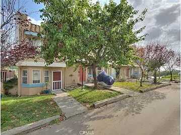 Right On Los Hermanos Way, Los Angeles, CA 90032